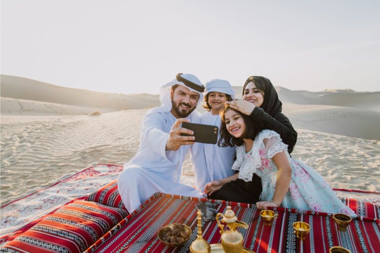 Complete Details of Emirati Traditional Dresses and Where to Buy Them in Dubai