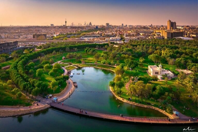 Explore Salam Park Riyadh: Riyadh’s Iconic Family-Friendly Park with Scenic Lakes and More