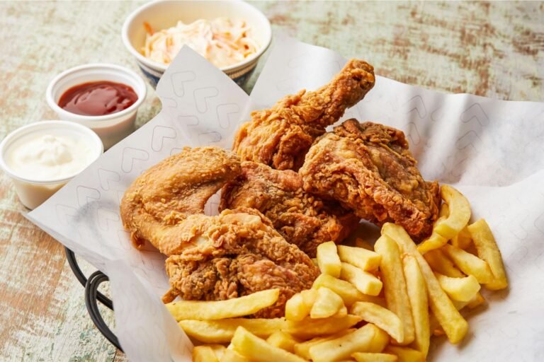 Top Chicken Broast Restaurants in Riyadh: Where to Find the Crispiest and Juiciest Chicken