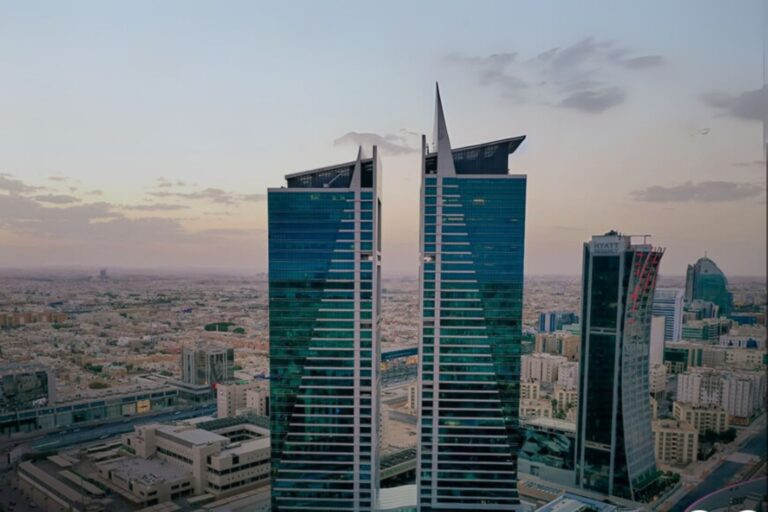Complete Guide to Olaya Tower in Riyadh: Facilities, Attractions, and Visitor Tips